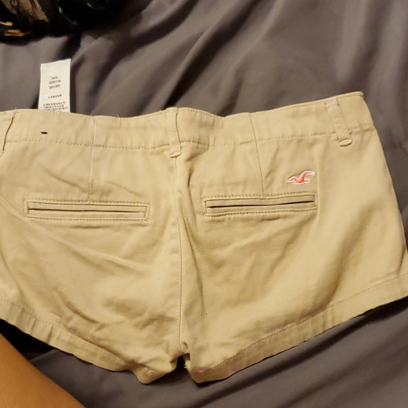 Shorts - Picture 2 of 3